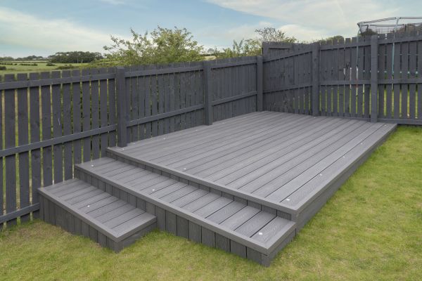 Vinyl Deck Construction in Davis